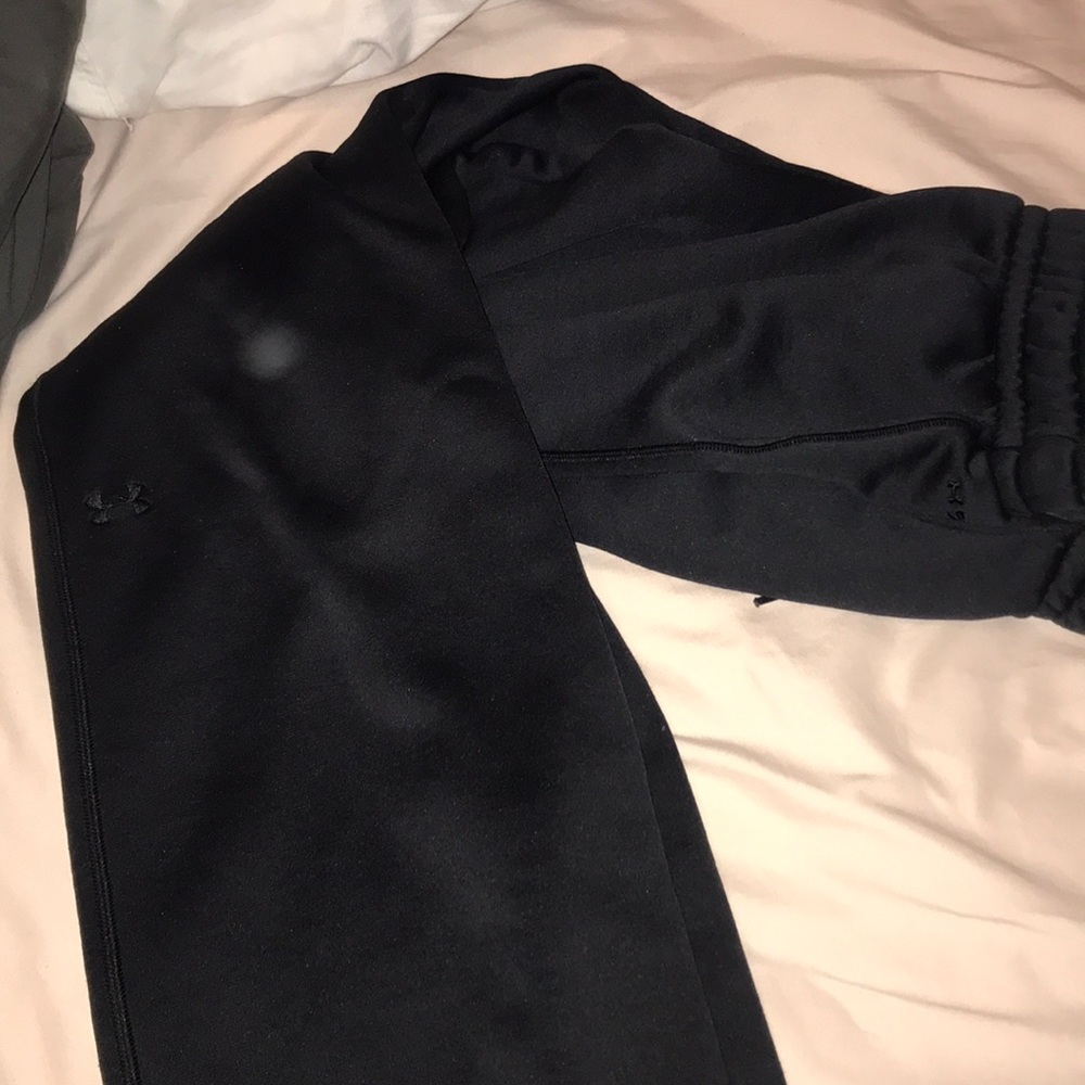 Under armor sweatpants in great condition